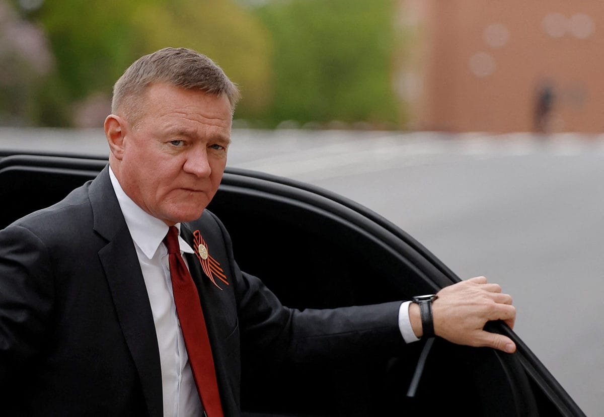 Russian Minister Commits Suicide by Firing Squad